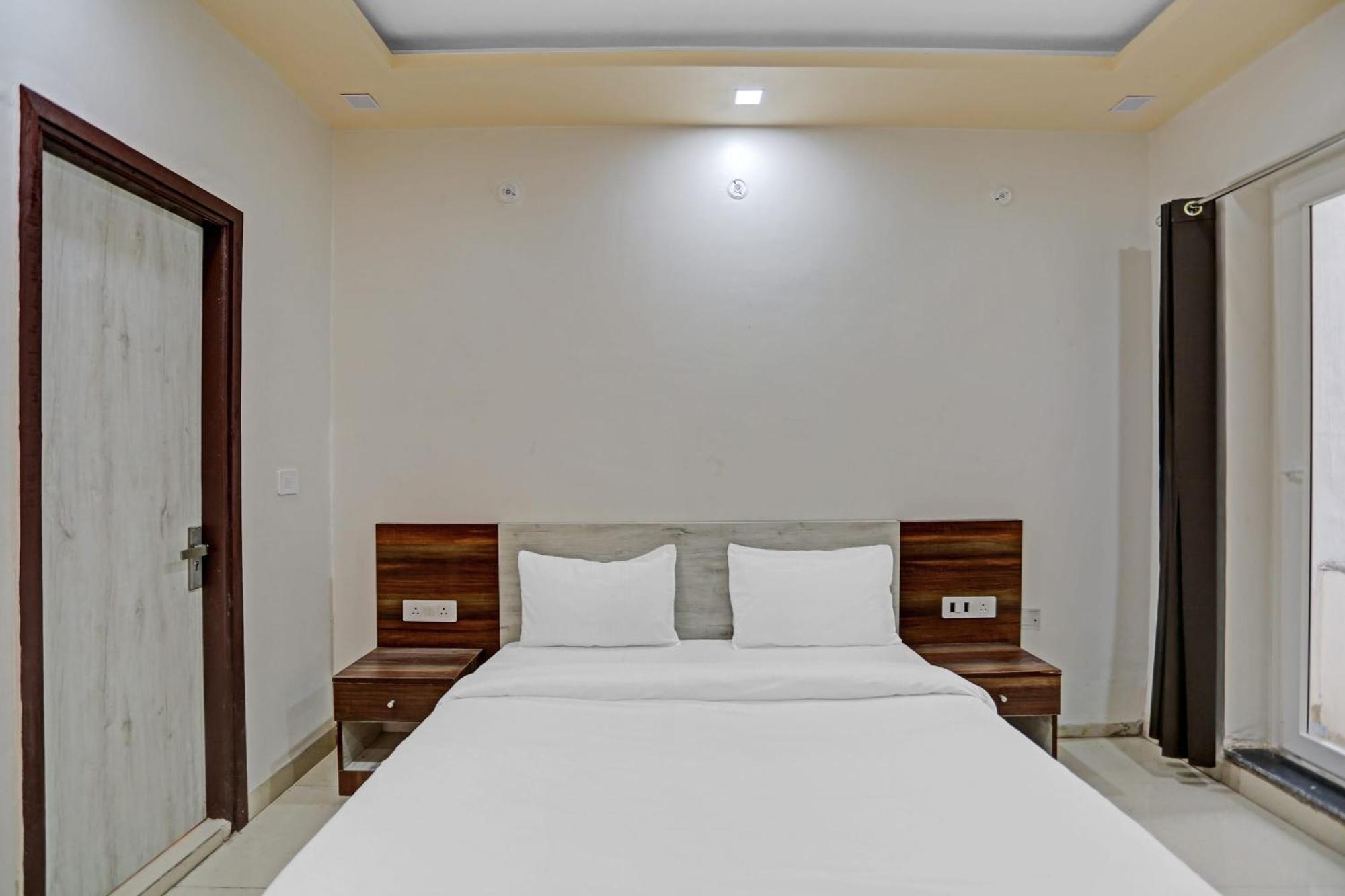 OYO 85795 Hotel Expo View Greater Noida Exterior foto