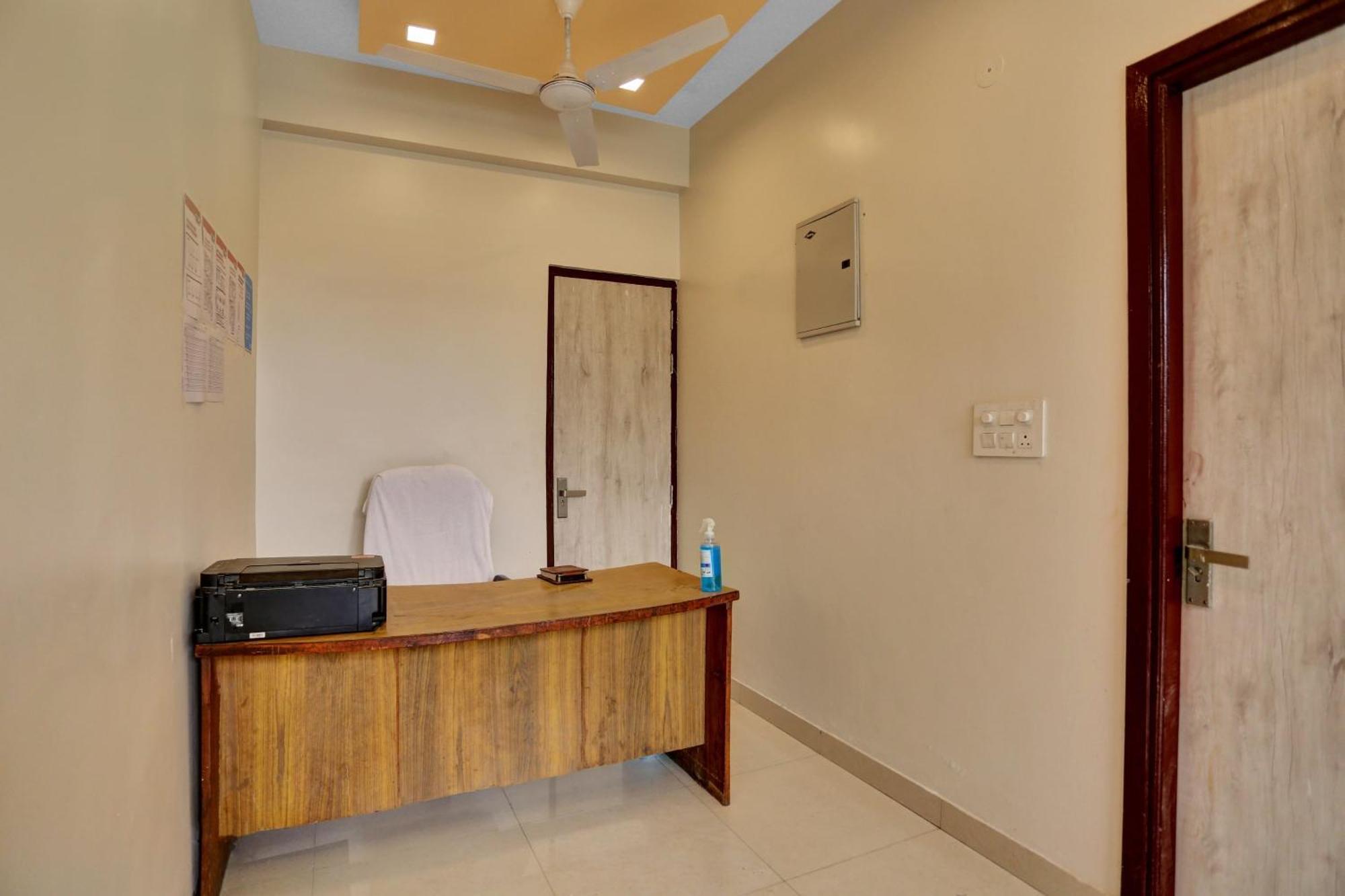 OYO 85795 Hotel Expo View Greater Noida Exterior foto